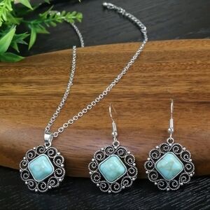NWT Turquoise Necklace and Earrings Set Silver Plated